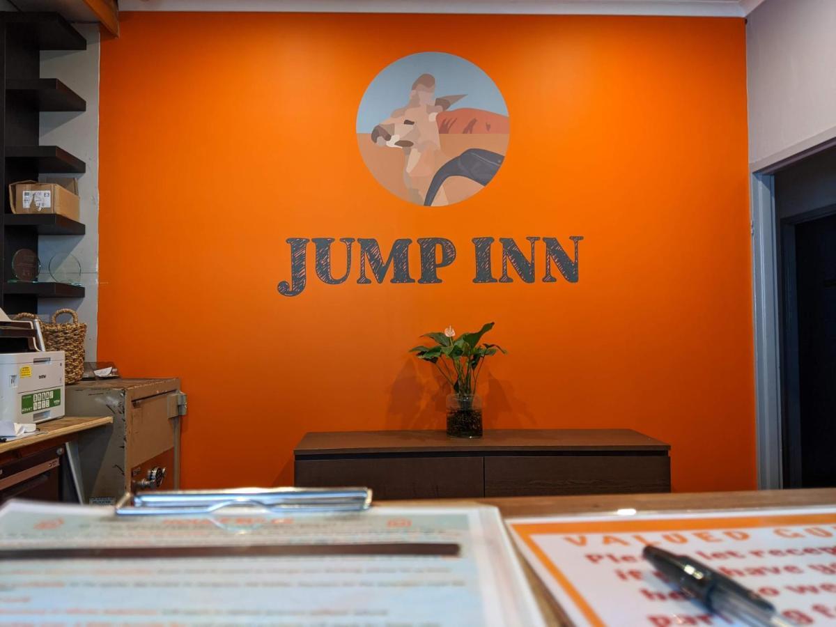 Jump Inn Alice Budget Accommodation 앨리스 스피링스 외부 사진